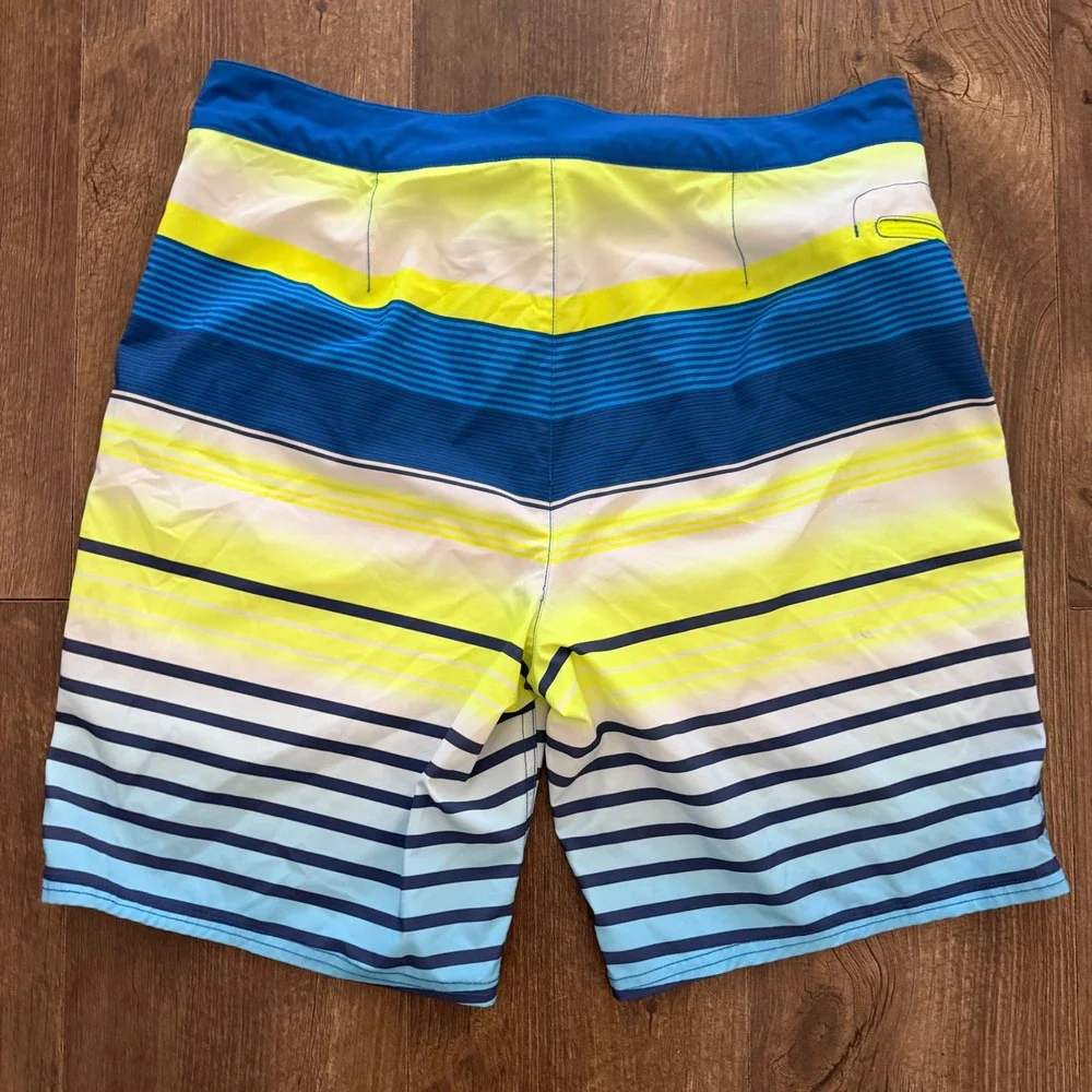 Vineyard Vines Board Shorts Mens 34 Blue Lime Green Striped Swim Trunks Stretch